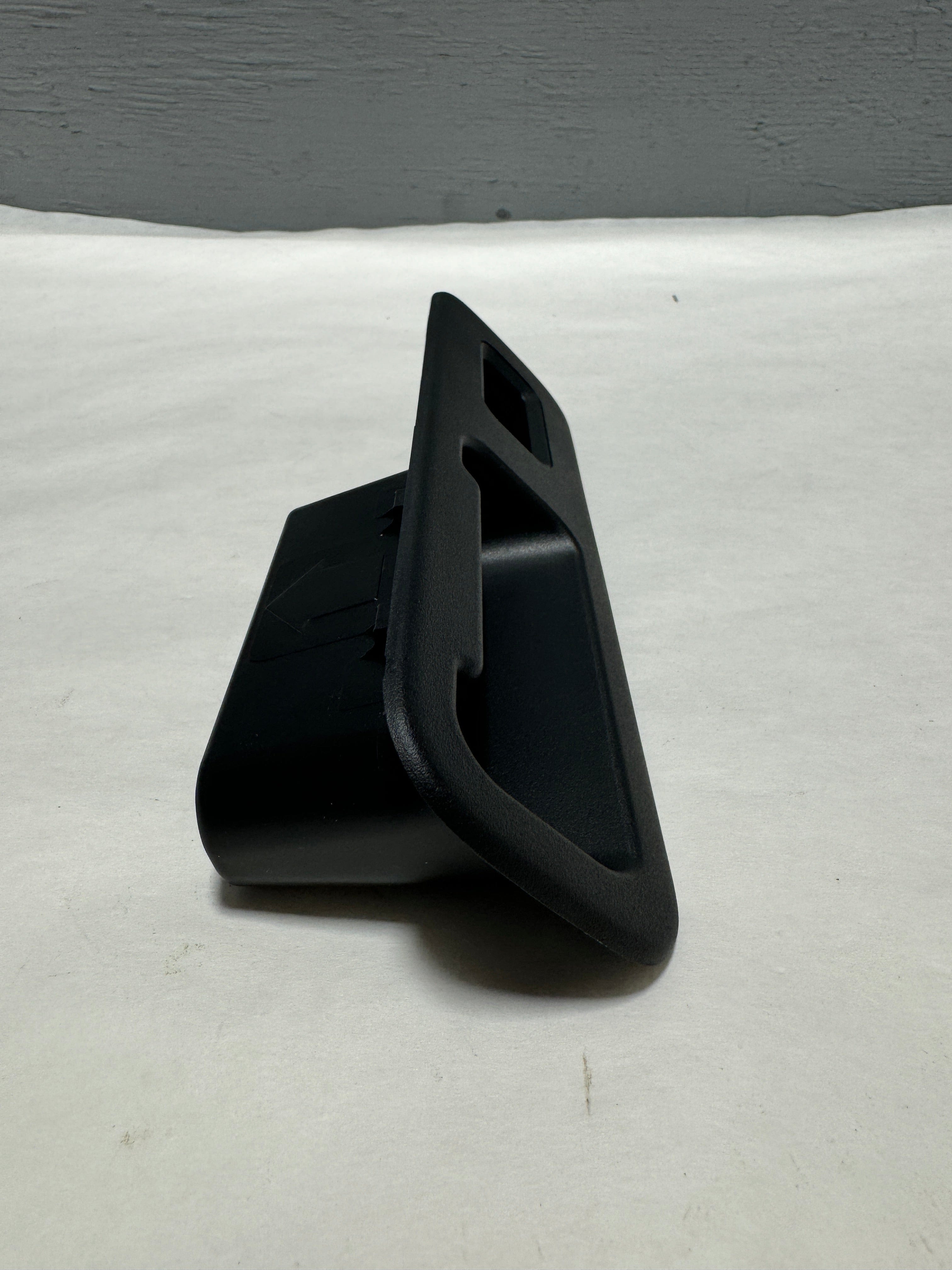 2007-2015 Mazda CX-9 Tail Gate Pull Pocket Genuine OEM – Conquest