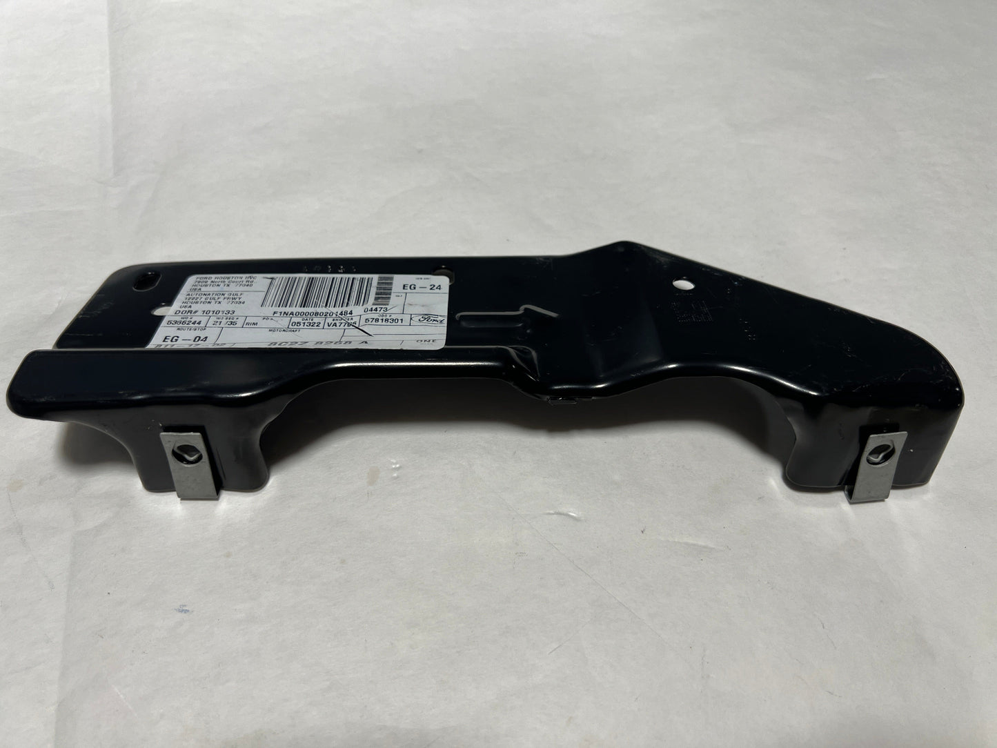 CL-0623-8C2Z-8268-A-H18 2008-2021 Ford E-150 250 Van Passenger Side Inner Grille Bracket Genuine New