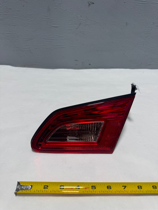 CL-1224-26540-JK60C-J1 2009-2013 Infiniti G37 Passenger Side back Up Light With Bulb OEM New