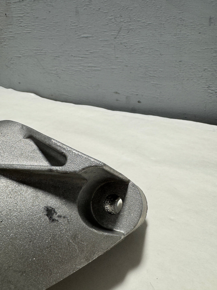 2009-2017 Traverse Enclave Acadia Transmission Mount Bracket OEM