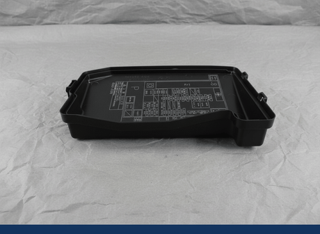 82662-47090 2010-2011 Toyota Prius Fuse Box Relay Block Upper Cover OEM