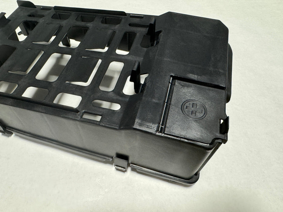 23143478 2010-2016 Cadillac SRX 3.6L Battery Cover OEM