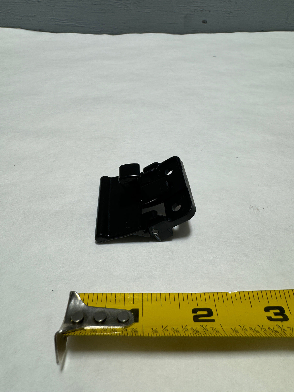 22941295 2010-2017 Equinox or Terrain Center Console Armrest  Lid Latch OEM