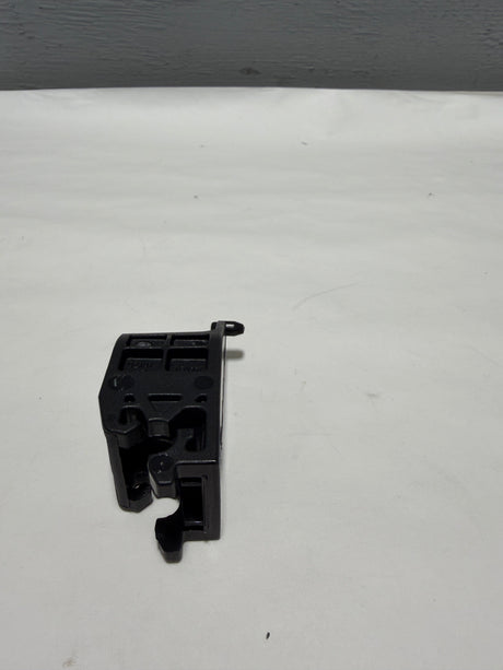 92191-2T100 2011-2015 Kia Optima OEM Non-Xenon Headlamp Mounting Clip (1)