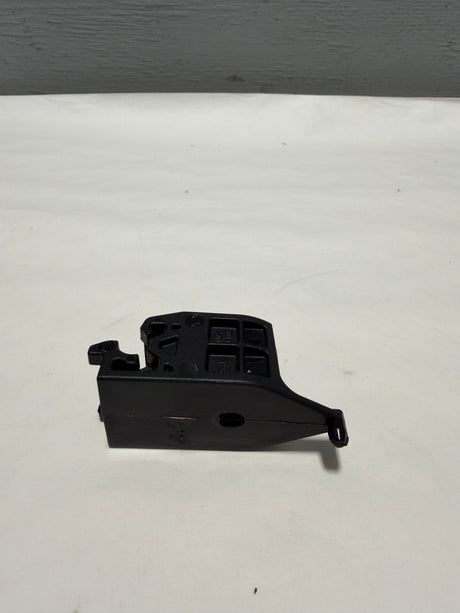 92191-2T100 2011-2015 Kia Optima OEM Non-Xenon Headlamp Mounting Clip (1)