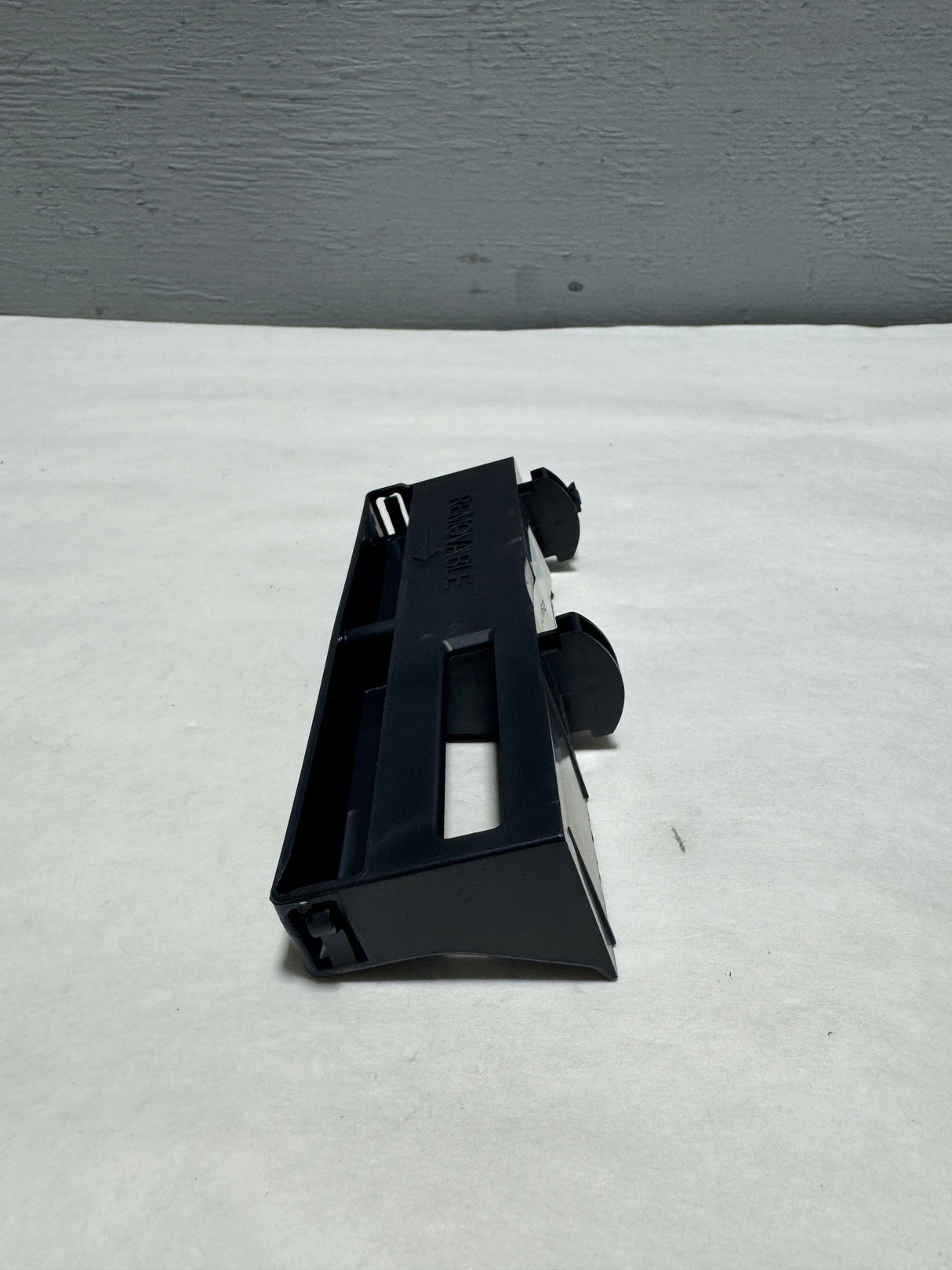 BC3Z-28042B52-A 2011-2016 Ford F-250 F-350 Center Console Armrest Bracket For Flow Through Center Consoles