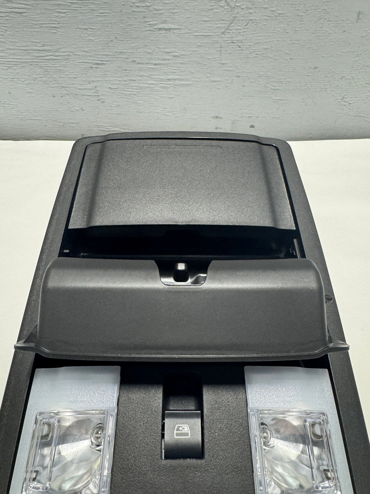 BC3Z-26519A70-CB-F9 2011-2016 Ford F-250 F-350 Crew Cab  Roof Console W/o Sunroof With Sliding Rear Window Black OEM