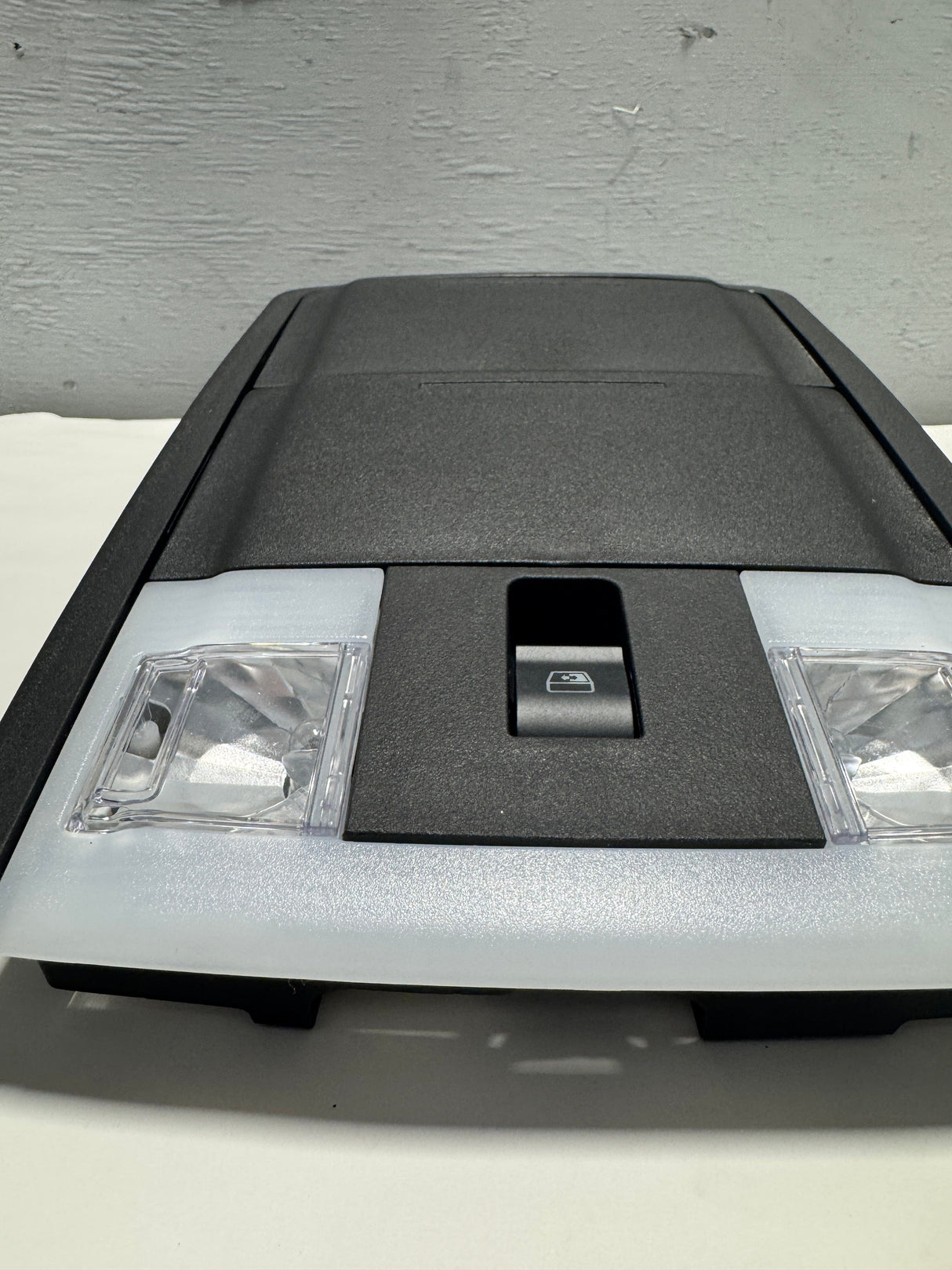 BC3Z-26519A70-CB-F9 2011-2016 Ford F-250 F-350 Crew Cab  Roof Console W/o Sunroof With Sliding Rear Window Black OEM