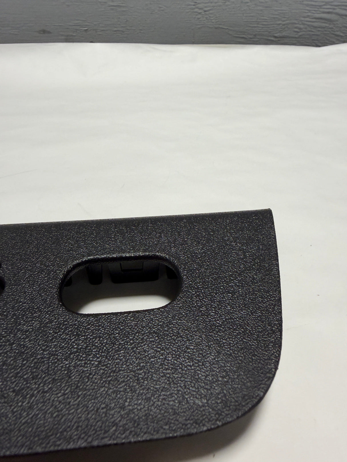 BC3Z-2563259-AA 2011-2016 Ford F-250 F-350 Driver Front Power Seat Side Shield Switch Cover does not fit king ranch models