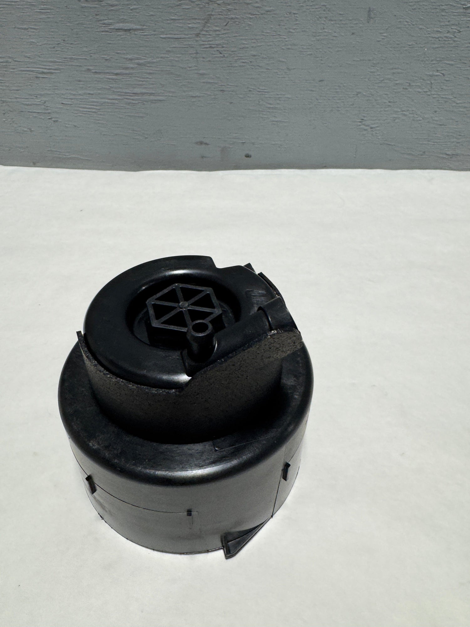2011-2016 Ford Super Duty 6.7L Diesel Fuel Filter Pump Cap OEM