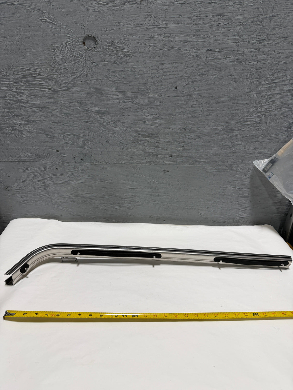 RC50-72580-TK8-A01-B25 2011-2017 Honda Odyssey Driver Side Power Sliding Door Center Rail OEM