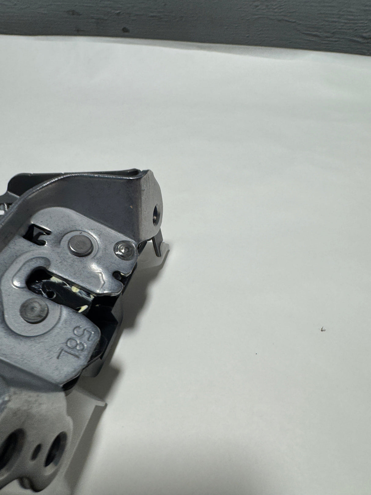 69380-08031-E5 2011-2017 Toyota Sienna Driver Side Sliding Door Latch Lock OEM