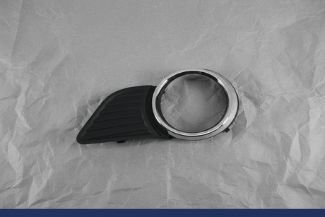 2011-2017 Toyota Sienna Passenger Fog Lamp Cover Bezel Genuine OEM