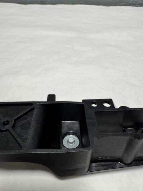 CB5Z-7826685-A 2011-2019 Ford Explorer Front Driver Door Handle Bracket Reinforcement For Keyless Entry Only