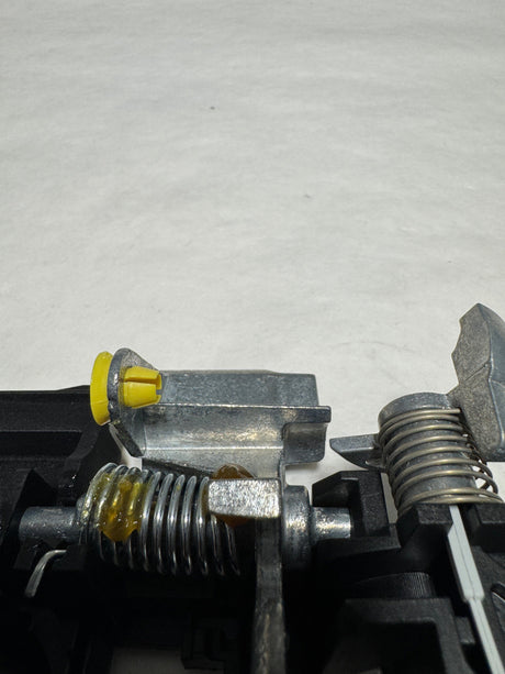 CB5Z-7826685-A 2011-2019 Ford Explorer Front Driver Door Handle Bracket Reinforcement For Keyless Entry Only