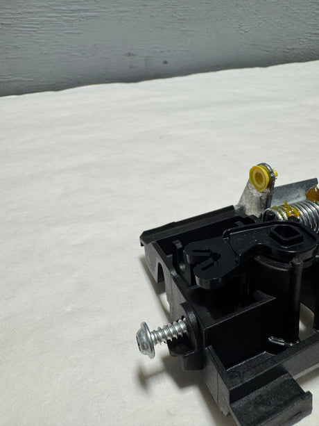 CB5Z-7826685-A 2011-2019 Ford Explorer Front Driver Door Handle Bracket Reinforcement For Keyless Entry Only