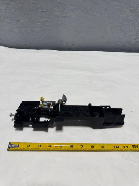 CB5Z-7826685-A 2011-2019 Ford Explorer Front Driver Door Handle Bracket Reinforcement For Keyless Entry Only