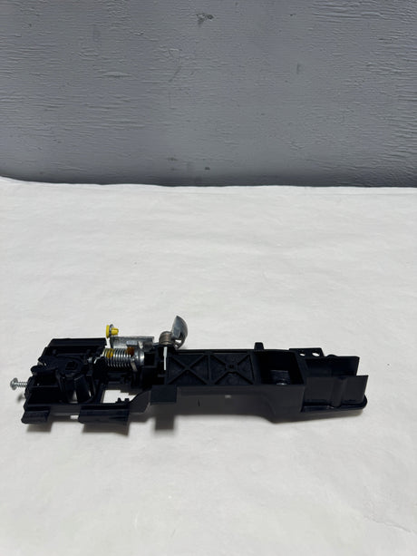 CB5Z-7826685-A 2011-2019 Ford Explorer Front Driver Door Handle Bracket Reinforcement For Keyless Entry Only