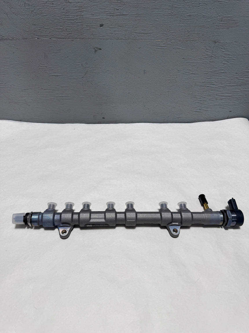 2011-2019 Ford F-250 F-350 6.7 Diesel Driver Side Fuel Rail OEM