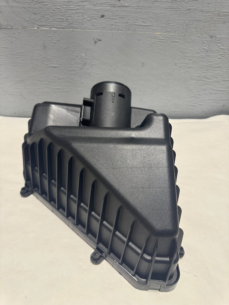 20913557 2012-2017 Enclave Traverse Acadia 3.6 Air Cleaner Housing Cover OEM