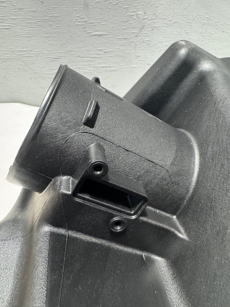 20913557 2012-2017 Enclave Traverse Acadia 3.6 Air Cleaner Housing Cover OEM