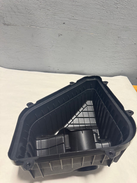 20913557 2012-2017 Enclave Traverse Acadia 3.6 Air Cleaner Housing Cover OEM