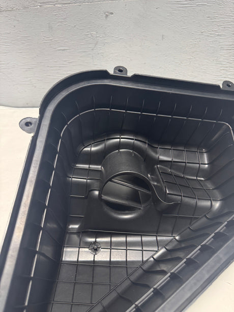 20913557 2012-2017 Enclave Traverse Acadia 3.6 Air Cleaner Housing Cover OEM