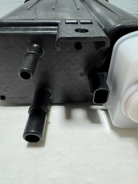 5147127AG 2012-2017 Jeep Wrangler 3.6 L V6 Vapor Canister OEM