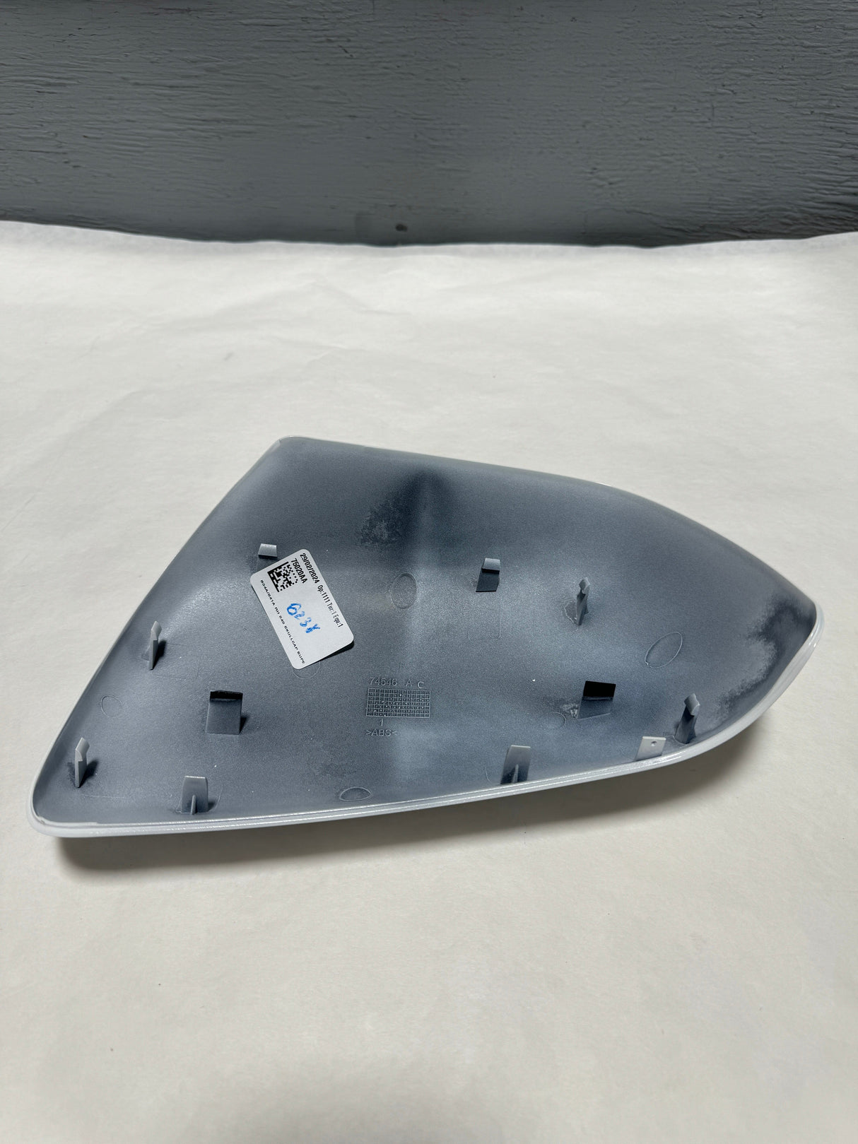 87915-08021-A0-E1 2012-2020 Toyota Sienna Passenger Side Mirror Back Cover Super White 040