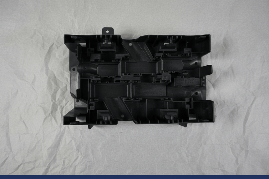 2013-2014 Cadillac Escalade Chevrolet Silverado GMC Sierra Fuse Relay Mount Bracket Genuine OEM