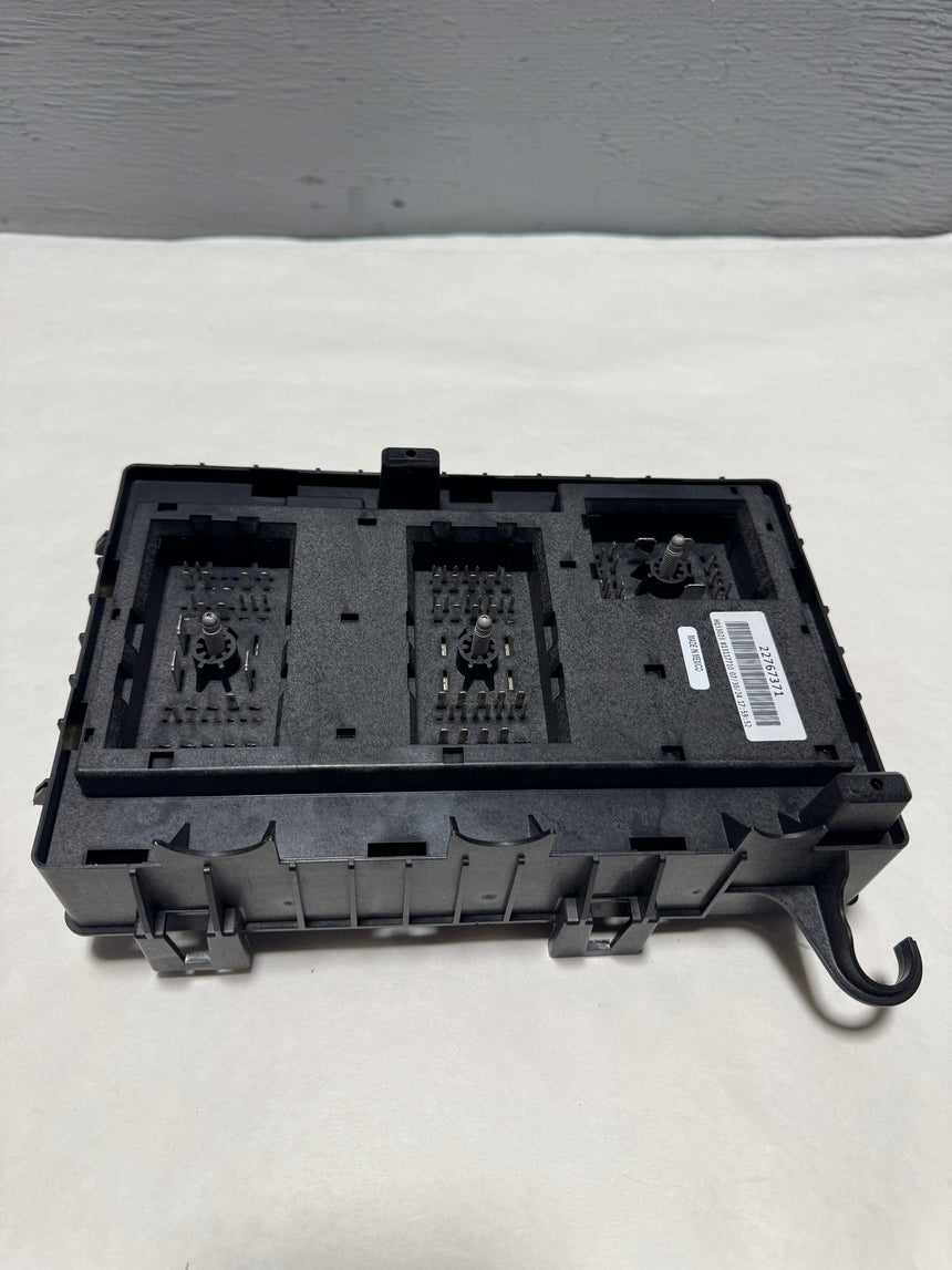 2013-2014 Savana or Express 6.6 Diesel Under Hood Fuse Junction Box OEM