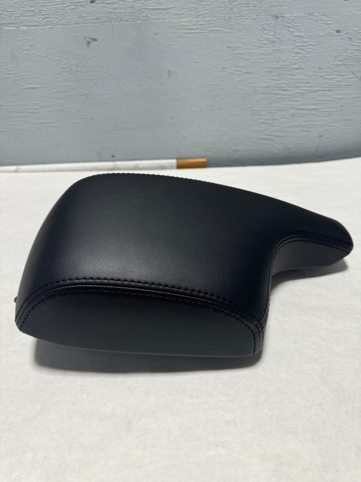 KA0M-64-450B-02 2013-2016 Mazda CX-5 Center Console Armrest Lid Lid Black Leather