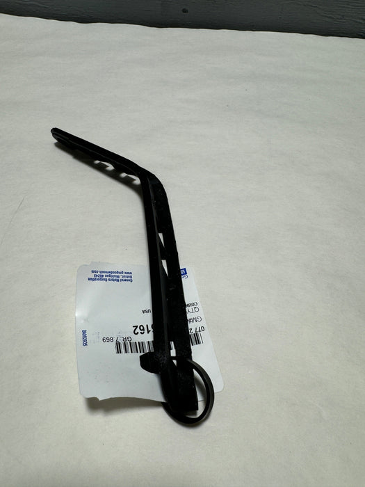 20986162 2013-2017 Buick Enclave Passenger Side Front Bumper Side Retainer Bracket OEM