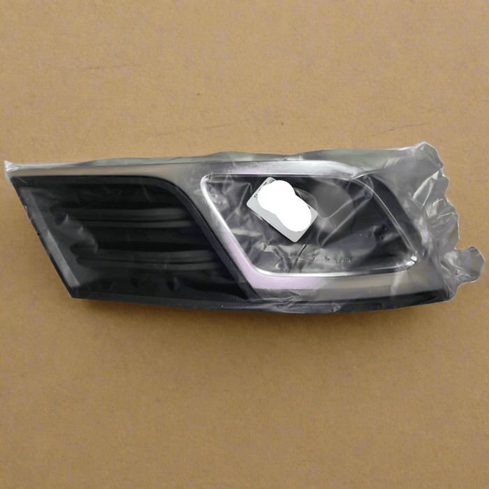 20988620 2013-2017 Chevrolet Traverse LT Passenger Side Front Fog Light Bezel Cover OEM