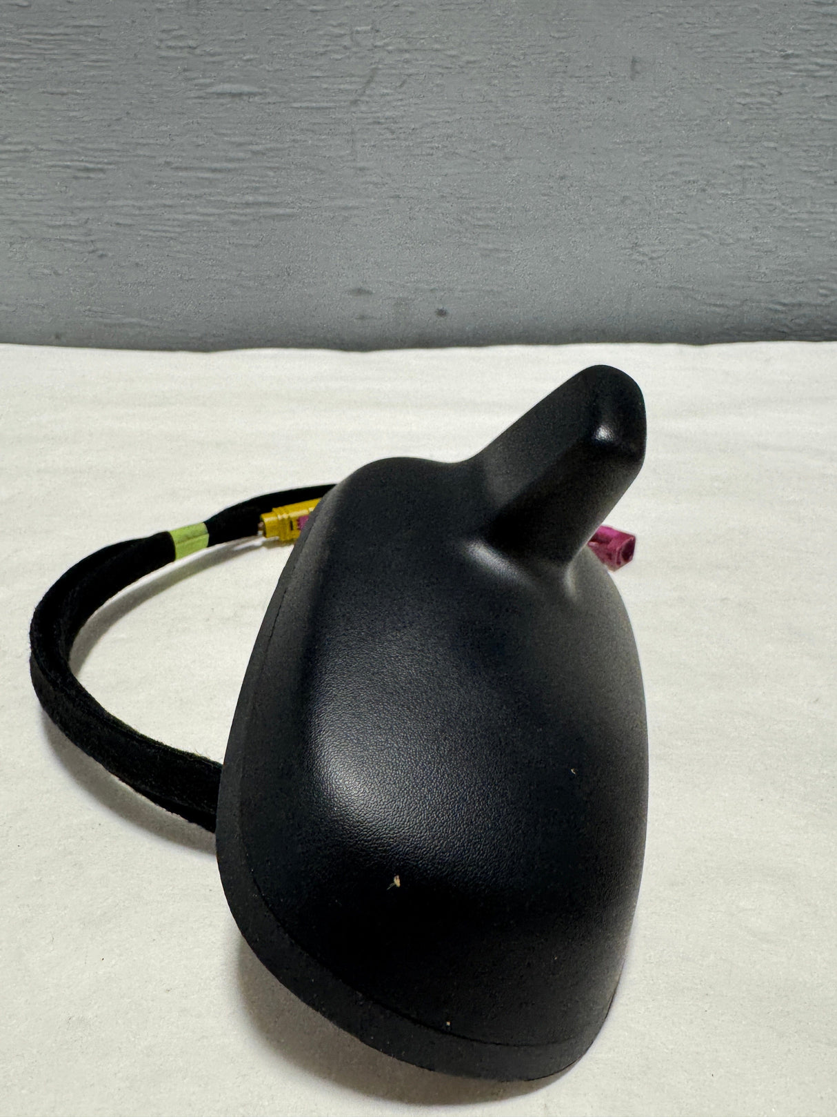 68276411AA 2013-2017 Dodge Ram Roof Antenna For Uconnect Access and Satellite Radio