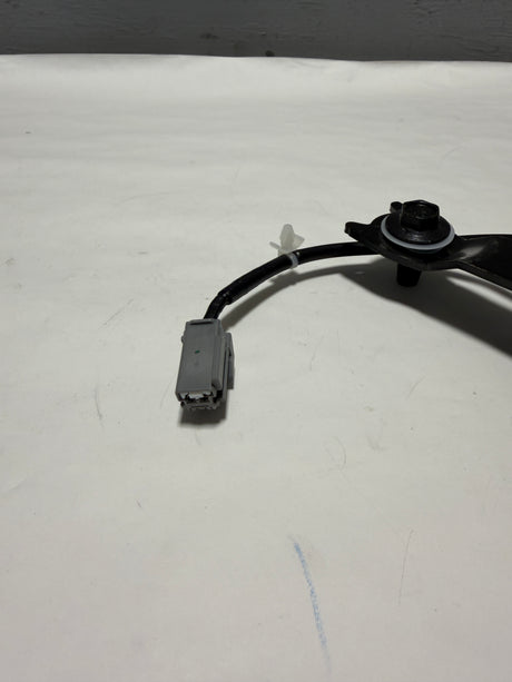 19300365 2013-2017 Enclave Acadia Traverse Front Driver Seat Belt Buckle End Black