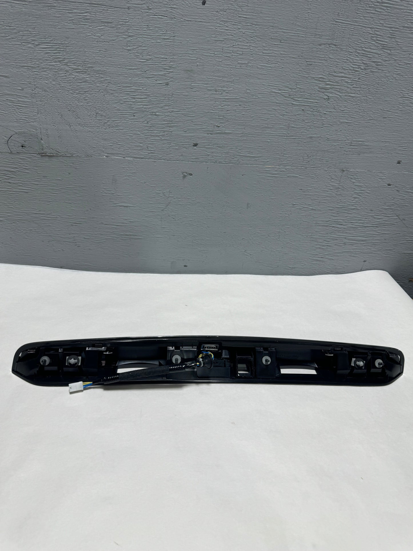 CL-0924-90810-9PG2D-F1 2013-2020 Nissan Pathfinder Chrome Liftgate Finish Panel For Intelligent Key Equipped