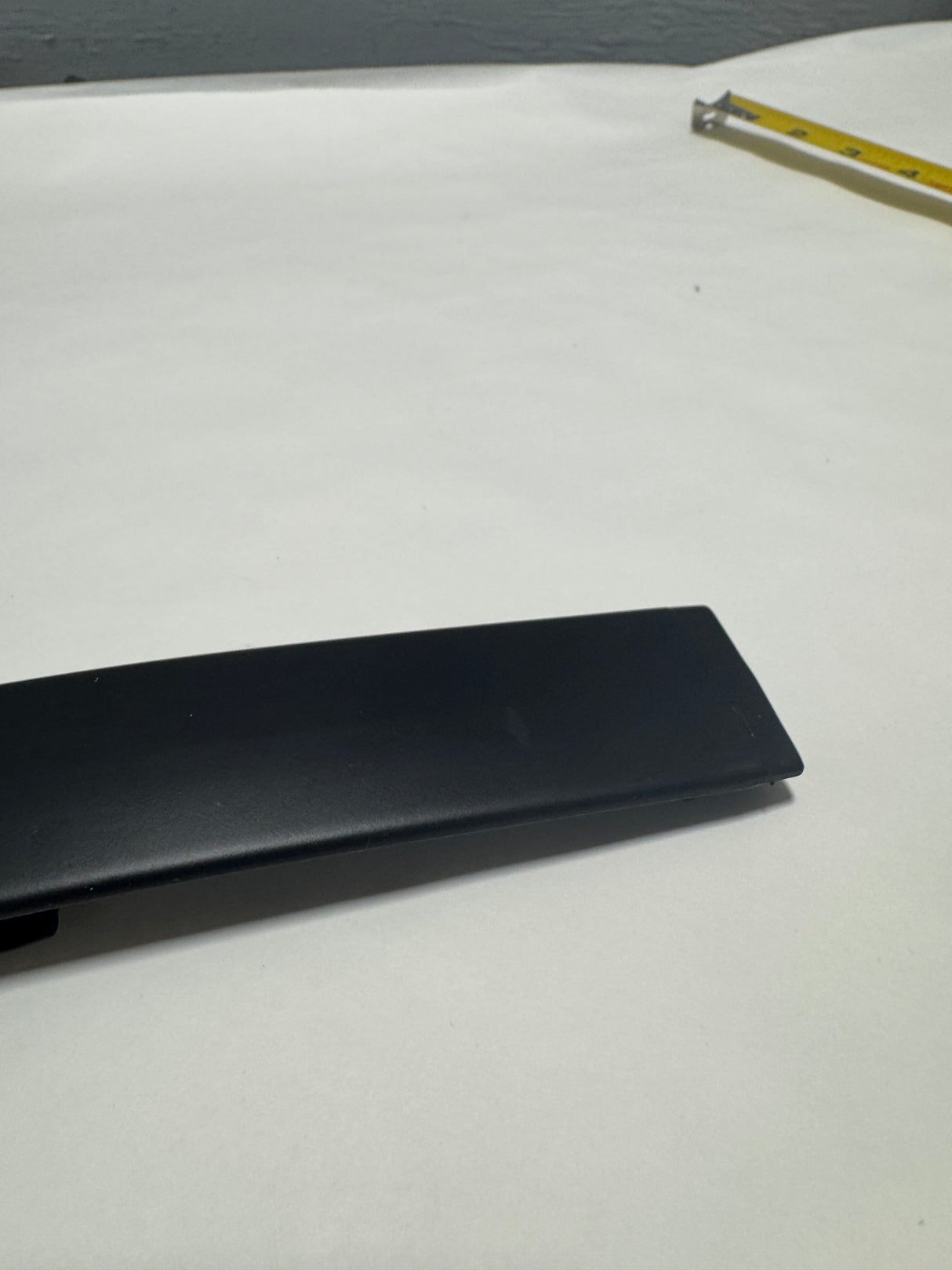 42577928 2013-2022 Buick Encore Driver Side Front Roof Joint Molding For Roof Rack Equipped Only