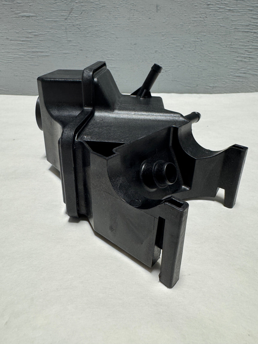 2013-2023 Silverado Sierra 6.6 Diesel Power Steering Fluid Reservoir OEM