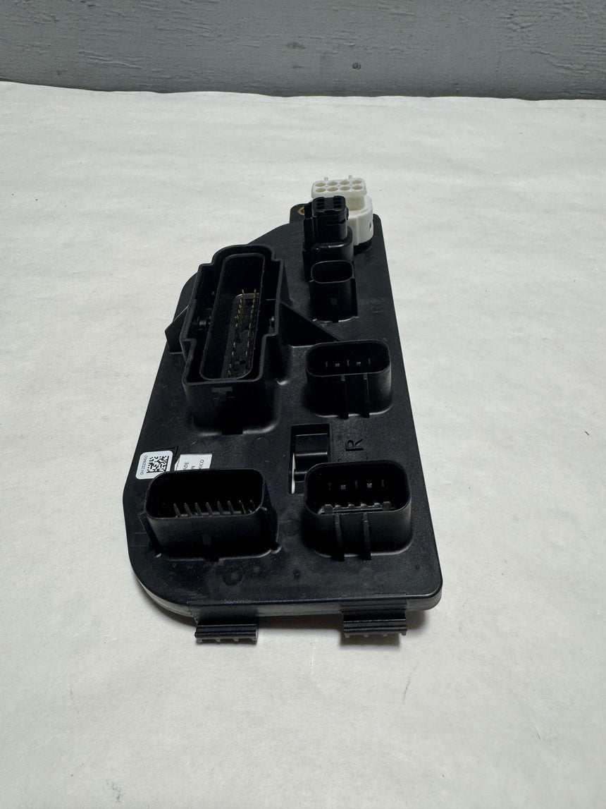 2014-2015 Silverado Sierra Rear Lamp Wiring Harness Junction Block For Camera Equipped Only
