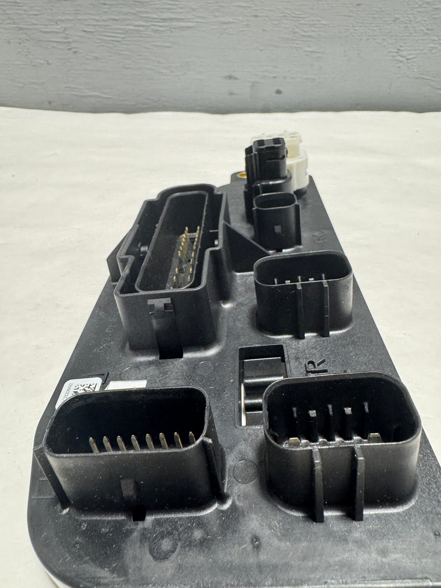 2014-2015 Silverado Sierra Rear Lamp Wiring Harness Junction Block For Camera Equipped Only