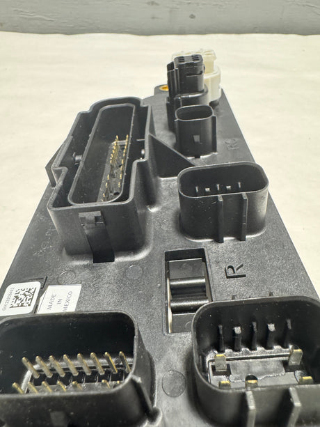 23208491 2014-2015 Silverado Sierra Rear Lamp Wiring Harness Junction Block For Camera Equipped Only