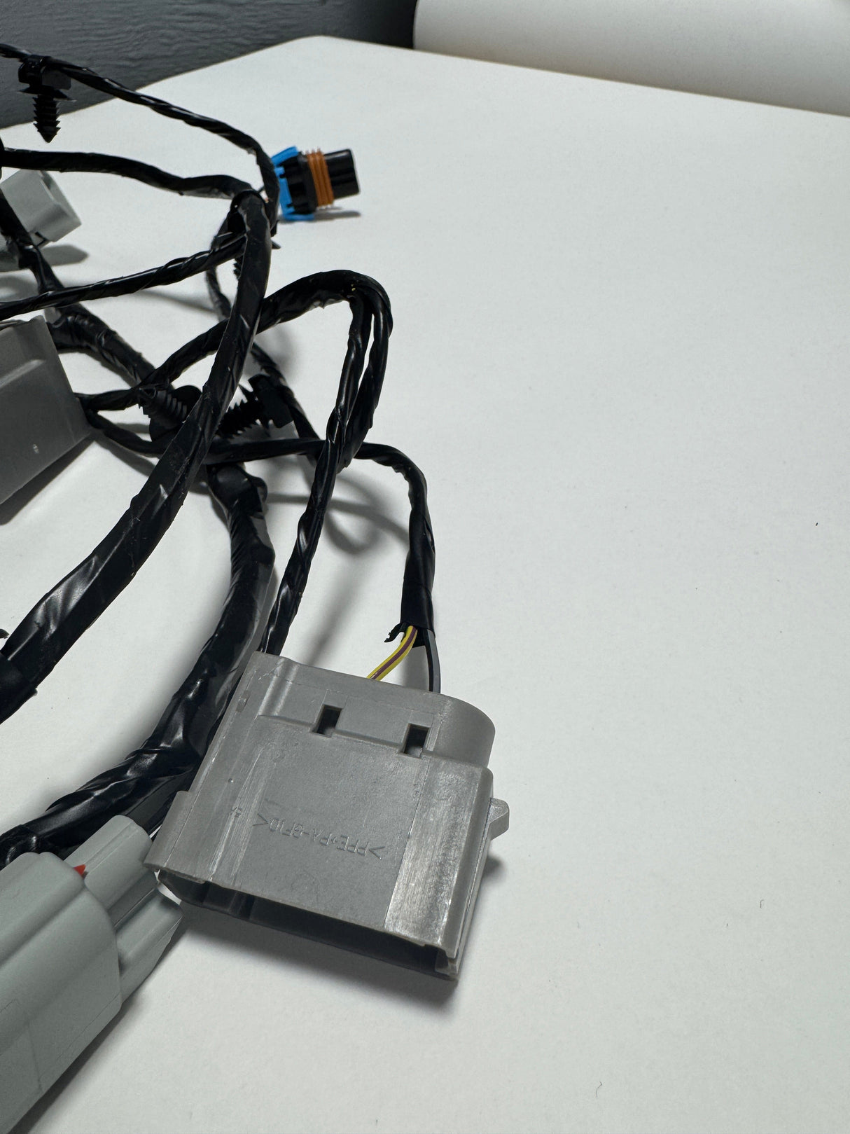 DV6Z-15K867-A 2014-2016 Ford Escape Parking Sensor Wiring Harness For Fog Light Non Auto Park Equipped