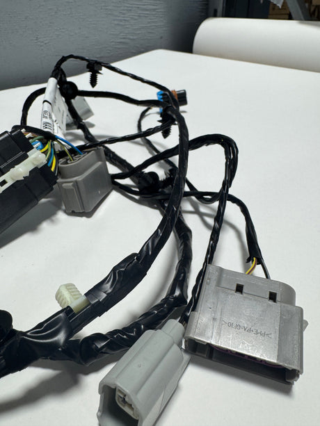 DV6Z-15K867-A 2014-2016 Ford Escape Parking Sensor Wiring Harness For Fog Light Non Auto Park Equipped