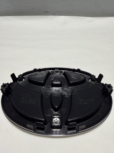 CL-1025-75610-0E010-D3 2014-2016 Toyota Highlander Non Hybrid Grille Emblem W/O adaptive Cruise OEM