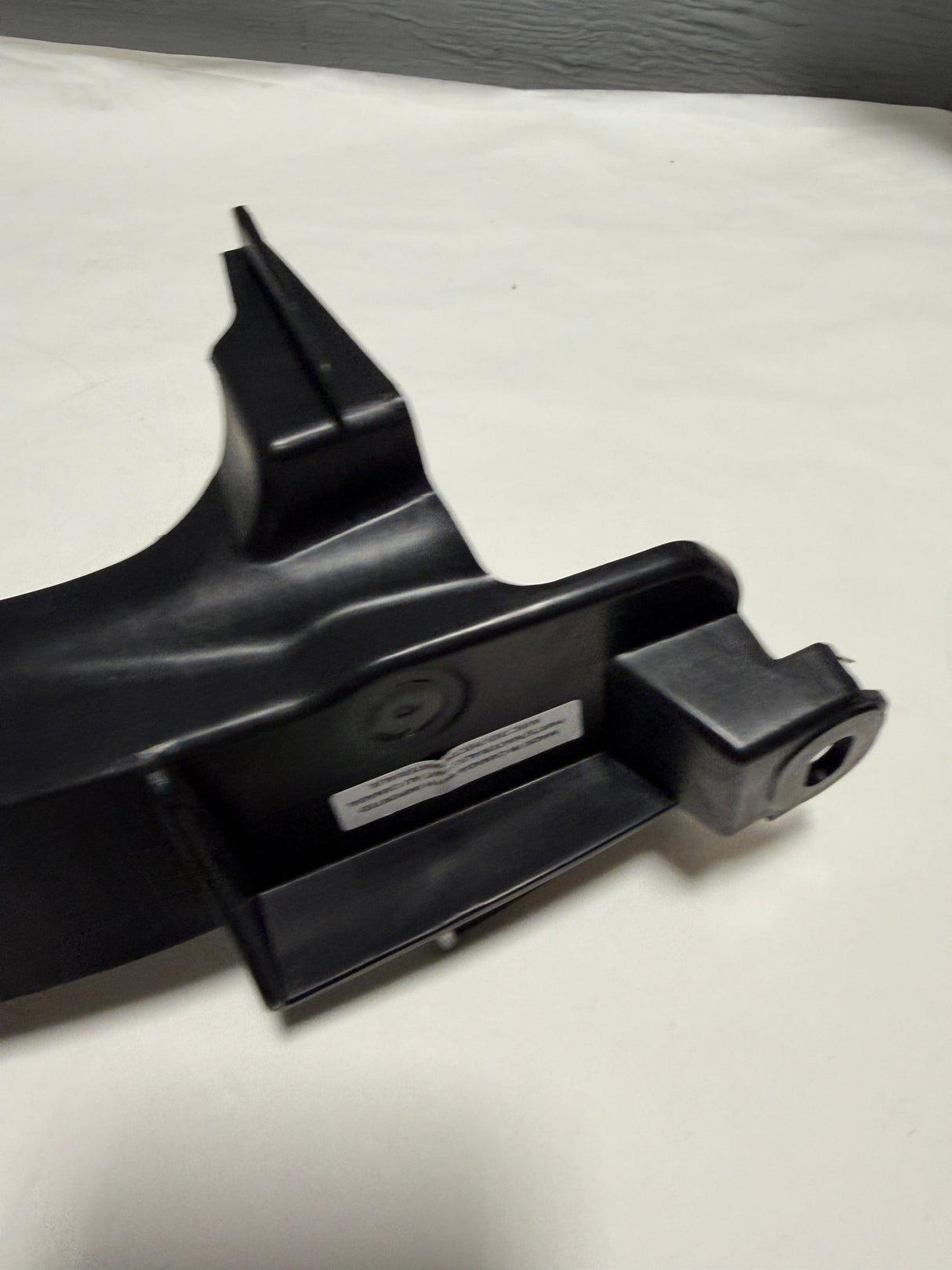 23192010 2014-2017 Buick Regal Passenger Side Front Bumper Cover Center Support OEM