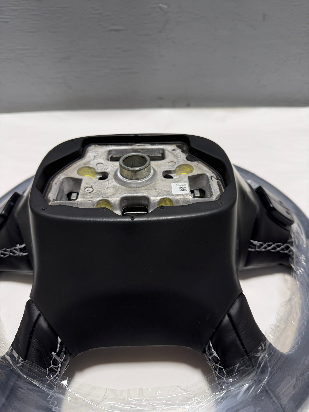 84483768 2014-2018 Silverado 1500 Black Heated Leather Steering Wheel Without Crash Alert