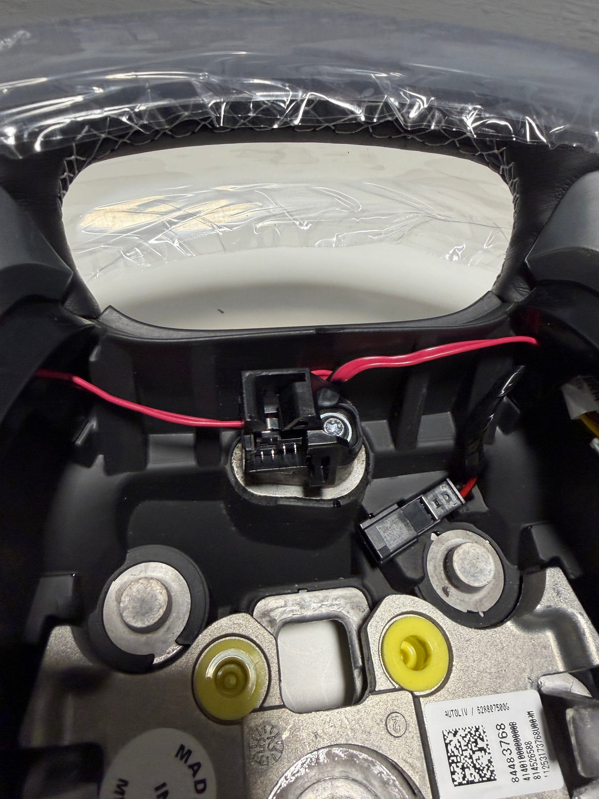 84483768 2014-2018 Silverado 1500 Black Heated Leather Steering Wheel Without Crash Alert