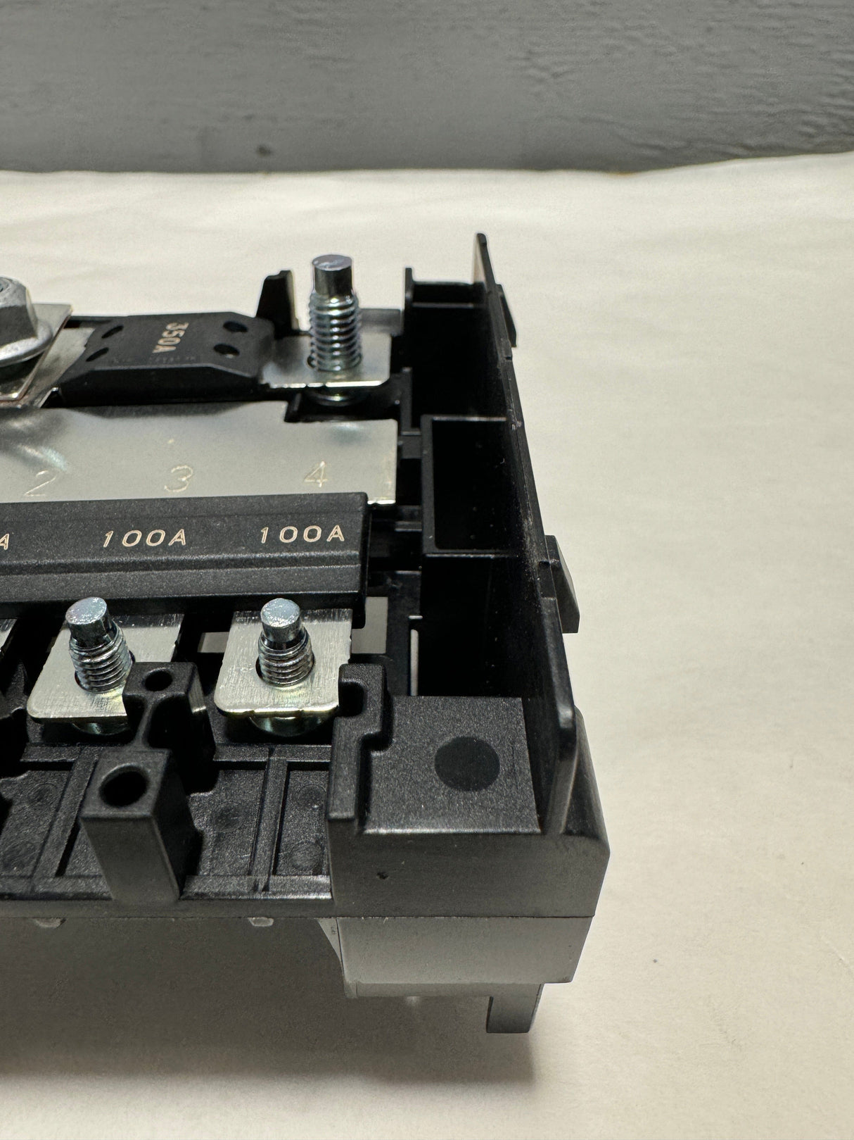 84314829 2014-2019 Chevrolet Corvette Battery Breaker Fuse Box OEM