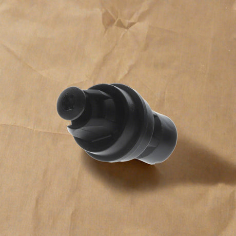 ZZZ-22876572 2014-2019 Chevrolet Silverado 1500 (1) Tail Light Lamp Clip Grommet Retainer OEM New